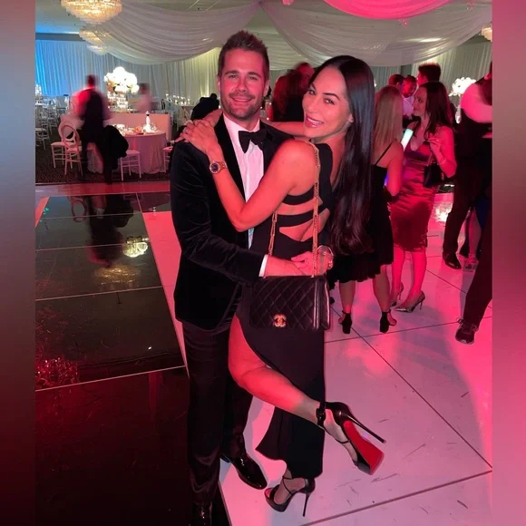 Hello! - Picture 1 of 13